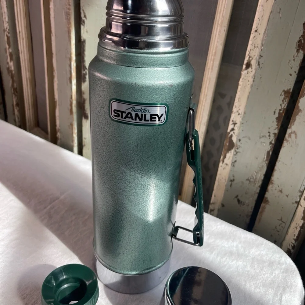 VTG Stanley Aladdin Green Thermos A-944DH  1 Quart  Made In USA Excellent Cond. - Picture 3 of 12